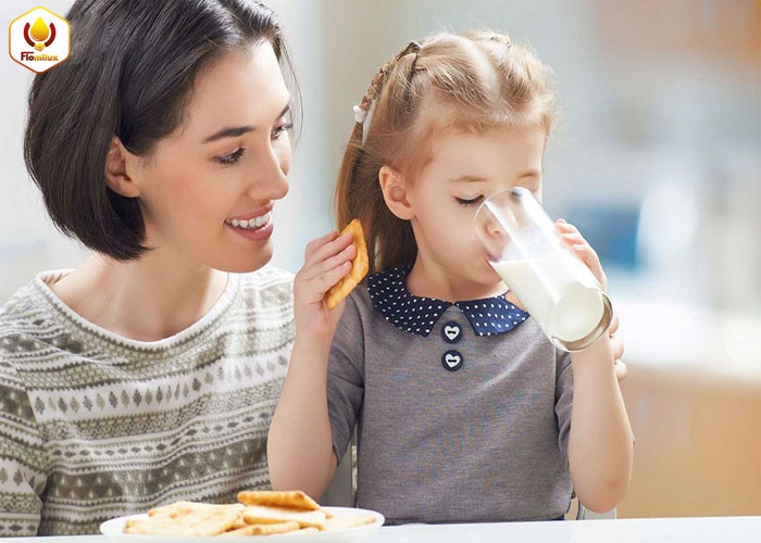 Phương Pháp Cho Trẻ Uống Sữa Đúng Cách Nhất Vào Ban Đêm