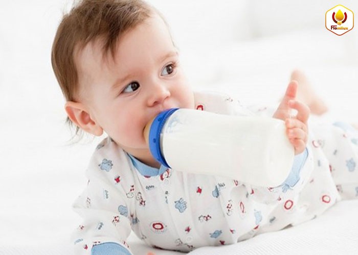 Giúp Trẻ Quen Với Việc Vừa Bú Mẹ Vừa Bú Bình