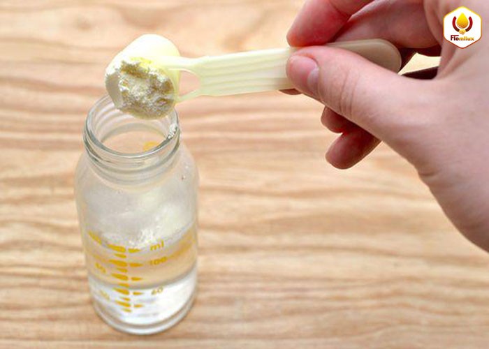 Những Lưu Ý Khi Quyết Định Đổi Sữa Công Thức Cho Bé